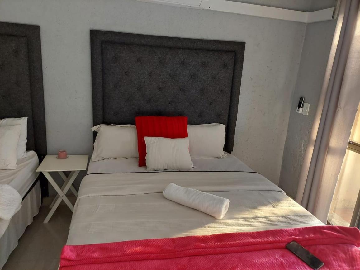 Nsuku Bed And Breakfast Thulamahashi Buitenkant foto