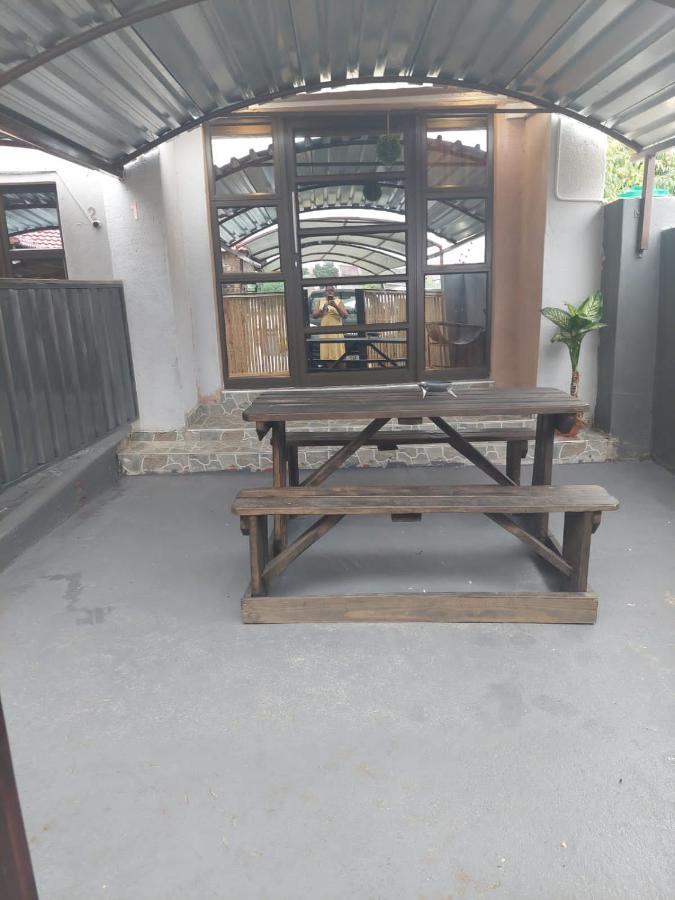 Nsuku Bed And Breakfast Thulamahashi Buitenkant foto