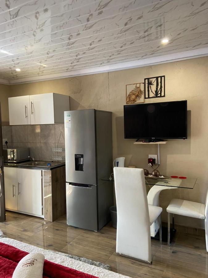 Nsuku Bed And Breakfast Thulamahashi Buitenkant foto