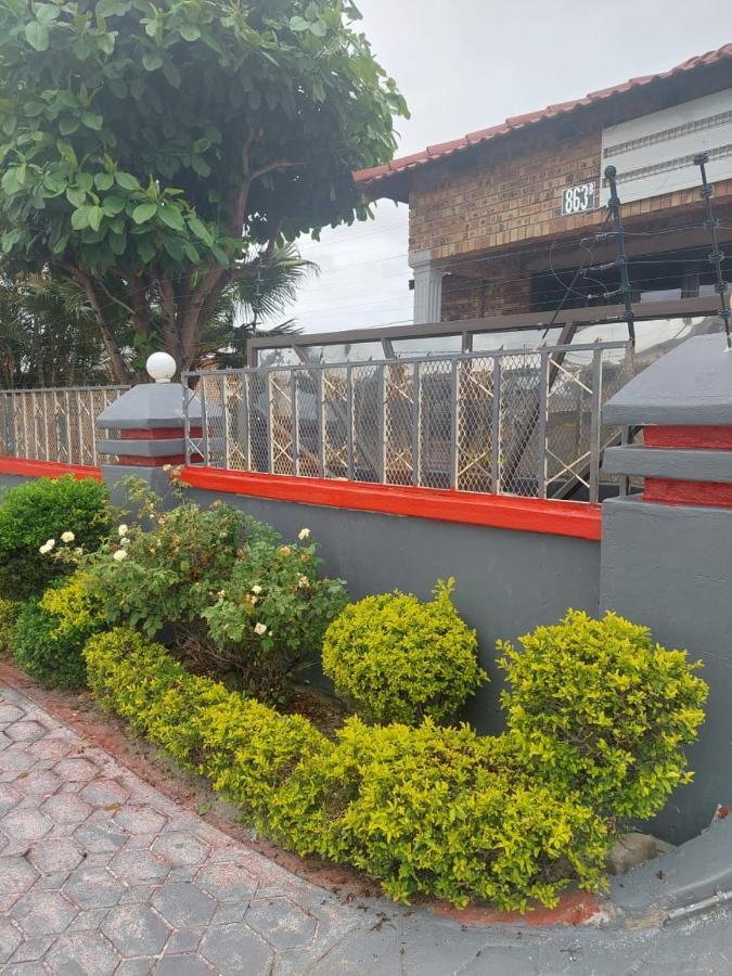 Nsuku Bed And Breakfast Thulamahashi Buitenkant foto
